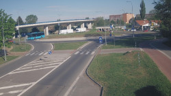 Křižovatka ulic Velká Dlážka a Polní