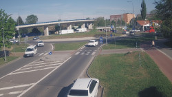 Křižovatka ulic Velká Dlážka a Polní