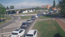 Křižovatka ulic Velká Dlážka a Polní