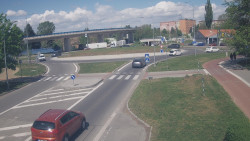 Křižovatka ulic Velká Dlážka a Polní