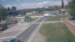 Křižovatka ulic Velká Dlážka a Polní