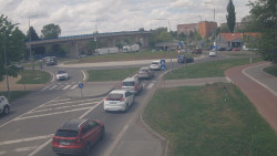 Křižovatka ulic Velká Dlážka a Polní