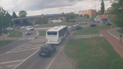 Křižovatka ulic Velká Dlážka a Polní