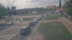 Křižovatka ulic Velká Dlážka a Polní