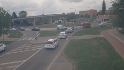 Křižovatka ulic Velká Dlážka a Polní