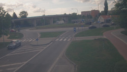 Křižovatka ulic Velká Dlážka a Polní