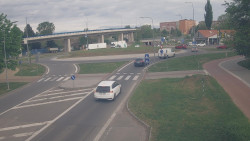 Křižovatka ulic Velká Dlážka a Polní