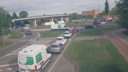 Křižovatka ulic Velká Dlážka a Polní