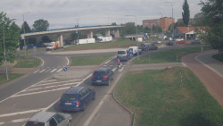 Křižovatka ulic Velká Dlážka a Polní