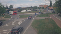 Křižovatka ulic Velká Dlážka a Polní