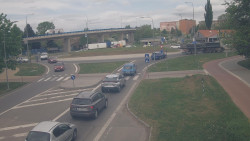 Křižovatka ulic Velká Dlážka a Polní