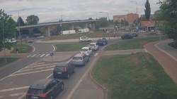 Křižovatka ulic Velká Dlážka a Polní