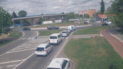 Křižovatka ulic Velká Dlážka a Polní
