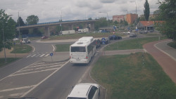 Křižovatka ulic Velká Dlážka a Polní