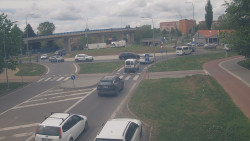 Křižovatka ulic Velká Dlážka a Polní