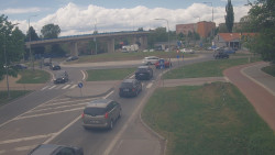 Křižovatka ulic Velká Dlážka a Polní