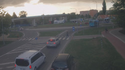 Křižovatka ulic Velká Dlážka a Polní