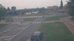 Křižovatka ulic Velká Dlážka a Polní
