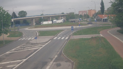Křižovatka ulic Velká Dlážka a Polní