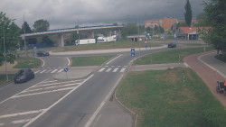 Křižovatka ulic Velká Dlážka a Polní