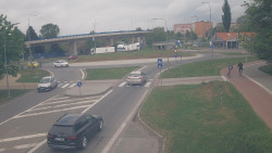 Křižovatka ulic Velká Dlážka a Polní