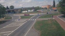 Křižovatka ulic Velká Dlážka a Polní