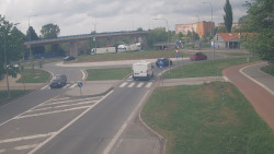Křižovatka ulic Velká Dlážka a Polní