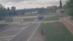 Křižovatka ulic Velká Dlážka a Polní