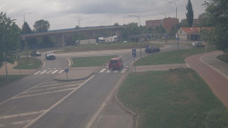 Křižovatka ulic Velká Dlážka a Polní