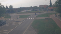 Křižovatka ulic Velká Dlážka a Polní