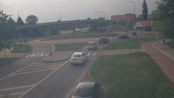Křižovatka ulic Velká Dlážka a Polní