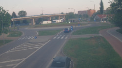 Křižovatka ulic Velká Dlážka a Polní