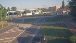 Křižovatka ulic Velká Dlážka a Polní