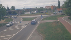 Křižovatka ulic Velká Dlážka a Polní