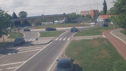 Křižovatka ulic Velká Dlážka a Polní