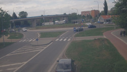 Křižovatka ulic Velká Dlážka a Polní
