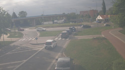 Křižovatka ulic Velká Dlážka a Polní