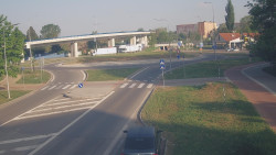 Křižovatka ulic Velká Dlážka a Polní