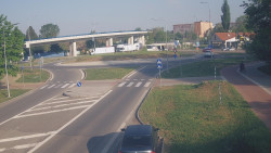 Křižovatka ulic Velká Dlážka a Polní