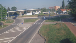 Křižovatka ulic Velká Dlážka a Polní