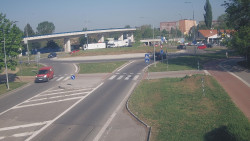 Křižovatka ulic Velká Dlážka a Polní