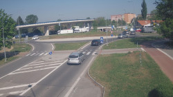 Křižovatka ulic Velká Dlážka a Polní