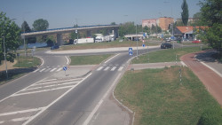 Křižovatka ulic Velká Dlážka a Polní