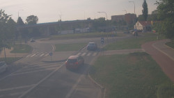 Křižovatka ulic Velká Dlážka a Polní