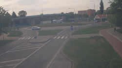 Křižovatka ulic Velká Dlážka a Polní