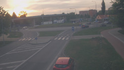 Křižovatka ulic Velká Dlážka a Polní