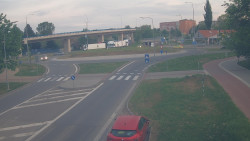Křižovatka ulic Velká Dlážka a Polní