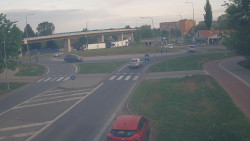 Křižovatka ulic Velká Dlážka a Polní