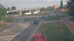 Křižovatka ulic Velká Dlážka a Polní
