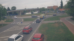 Křižovatka ulic Velká Dlážka a Polní